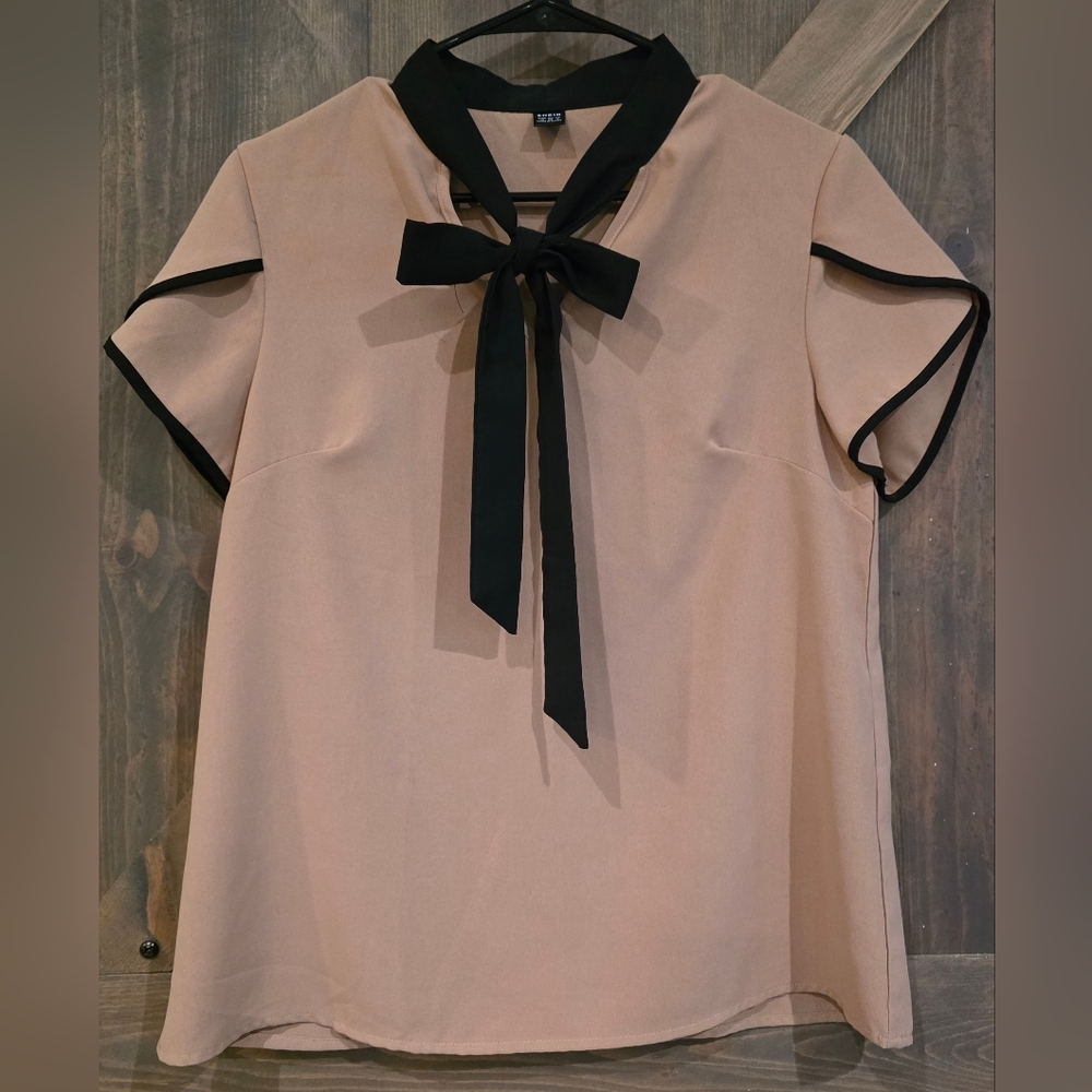 SHEIN Tan Blouse with Black Bow Accent Size Medium - Picture 3 of 5